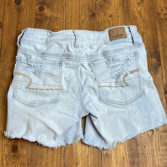 American Eagle Outfitters size 2 midi light wash destroyed shorts - Picture 2 of 8